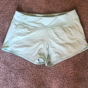 NEVER WORN LULULEMON TURQUOISE SHORTS